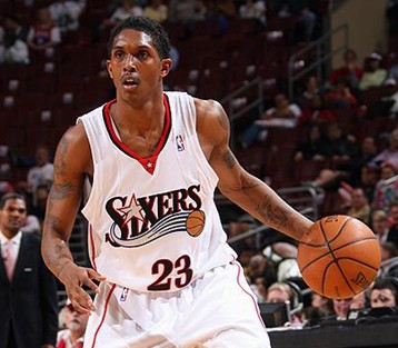 场上多次出 场上多次出