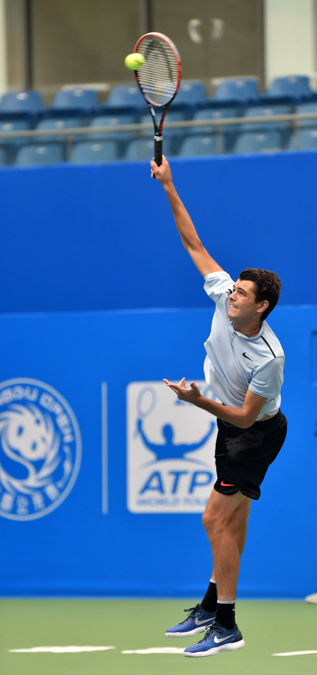 游客们不仅 游客们不仅